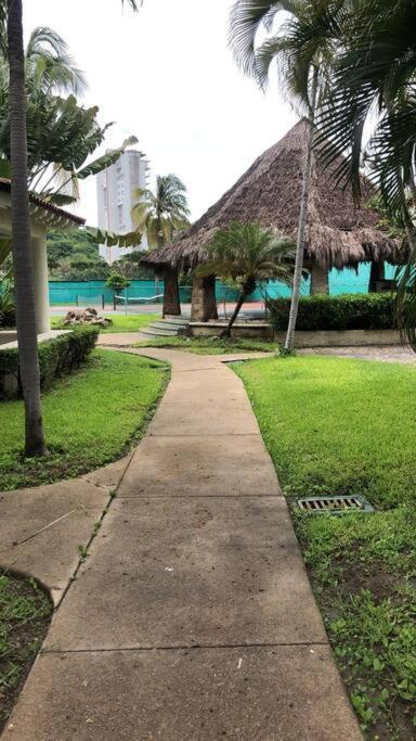 Hermoso Apartamento En Manzanillo Con Alberca Y Cancha De Tenis, Ideal Para Relajarse Y Disfrutar De Una Escapada Tranquila En El Paraiso Tropical Exterior photo