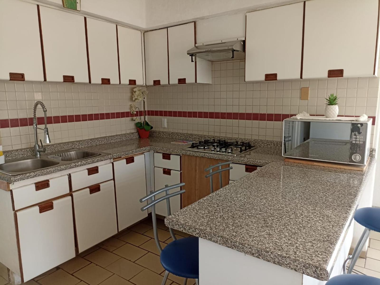 Hermoso Apartamento En Manzanillo Con Alberca Y Cancha De Tenis, Ideal Para Relajarse Y Disfrutar De Una Escapada Tranquila En El Paraiso Tropical Exterior photo